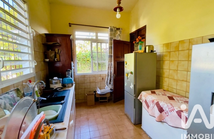 Vente Divers 250m&sup2; 13 pièces Lamentin