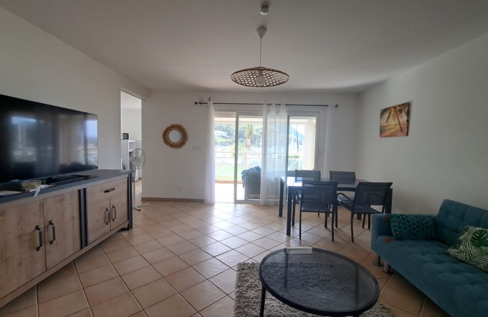 &Agrave; louer  Superbe appartement meubl&eacute; avec vue mer au port de plaisance de Rivi&egrave;re Sens