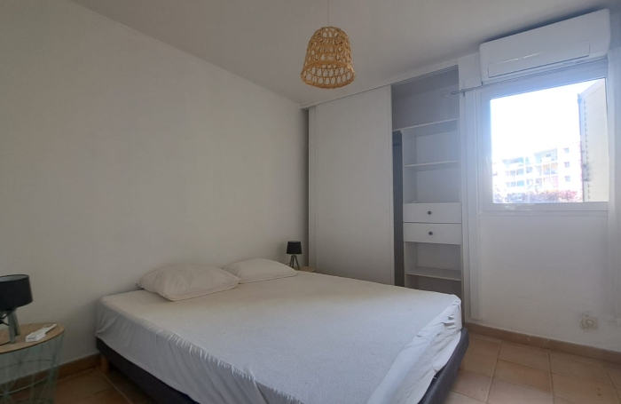 &Agrave; louer  Superbe appartement meubl&eacute; avec vue mer au port de plaisance de Rivi&egrave;re Sens