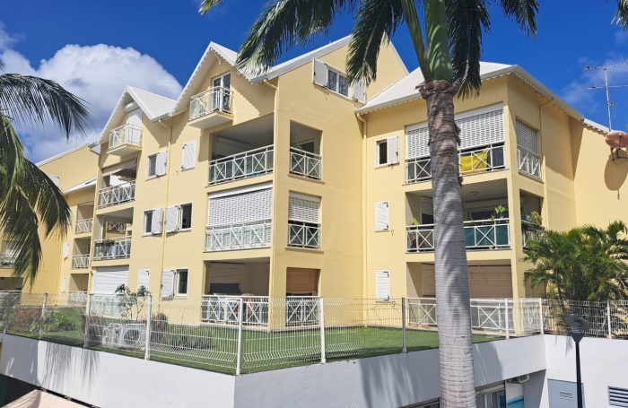 &Agrave; louer  Superbe appartement meubl&eacute; avec vue mer au port de plaisance de Rivi&egrave;re Sens