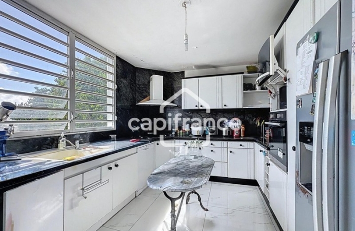 Vente Maison 380m&sup2; 11 pièces Les Abymes