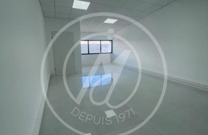 Location Bureaux 43m&sup2; Baie Mahault