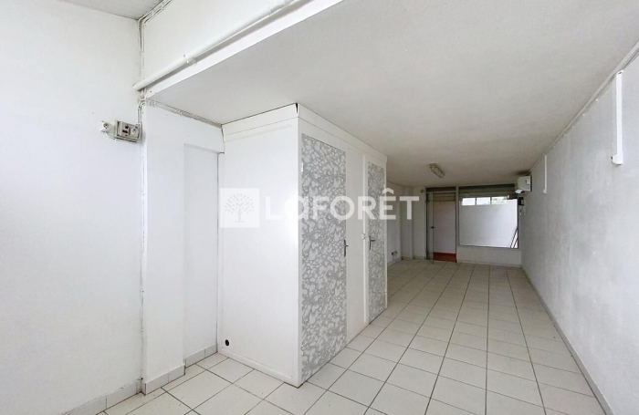 Vente Local commercial 28.59m&sup2; Gosier