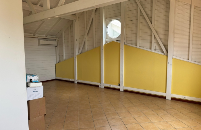 BASSE TERRE Bureau &agrave; louer   Centre-ville de Basse-Terre