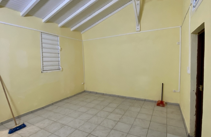 LOCATION NON MEUBL&Eacute;E SUR SAINTE-ROSE