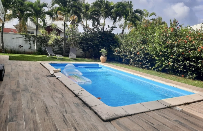 LOCATION Maison non meubl&eacute;e de type F4 avec piscine &agrave; Dampierre