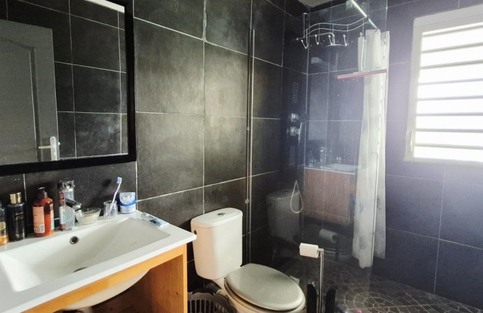 Location Maison 110.94m&sup2; 7 pièces Bouillante