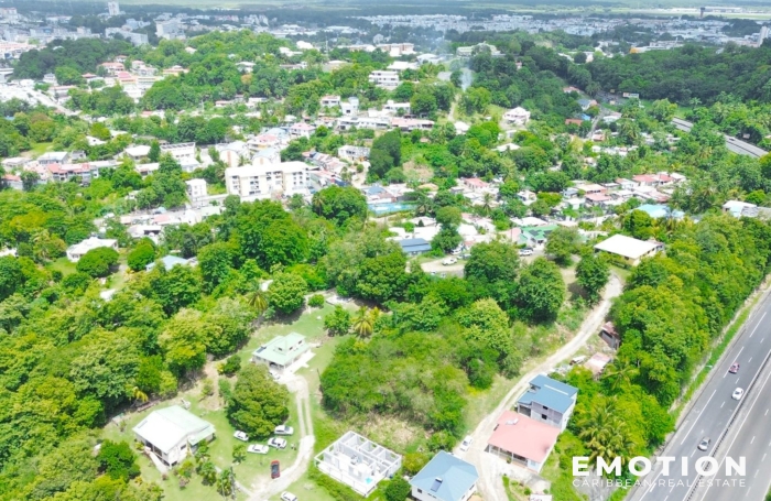 2 000 m2 de Terrain - Les ABYMES