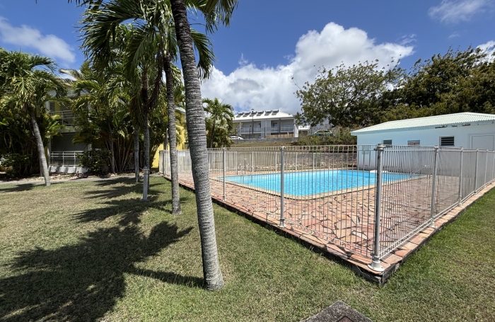 A Vendre  Appartement T3 avec piscine   Secteur recherch&eacute; de Gissac, Sainte-Anne
