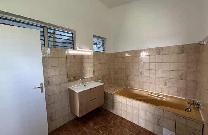 A LOUER - Villa F4 avec vue mer   Charme & authenticit&eacute; &agrave; Petit-Havre