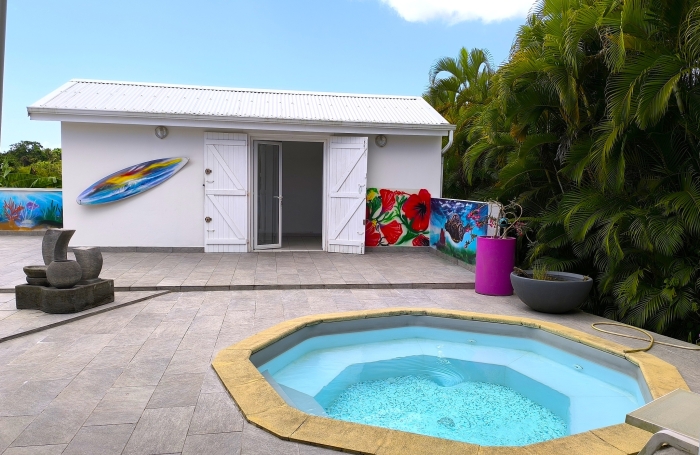 A LOUER - Villa F4 avec bungalow piscine et citerne &agrave; Convenance eau-edf-internet inclus