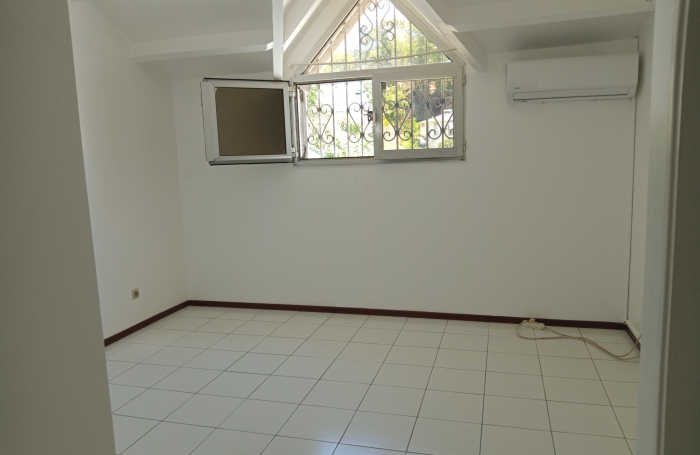 Appartement T2 Duplex (50m2) - R&eacute;sidence village Fleury 97139 ABYMES