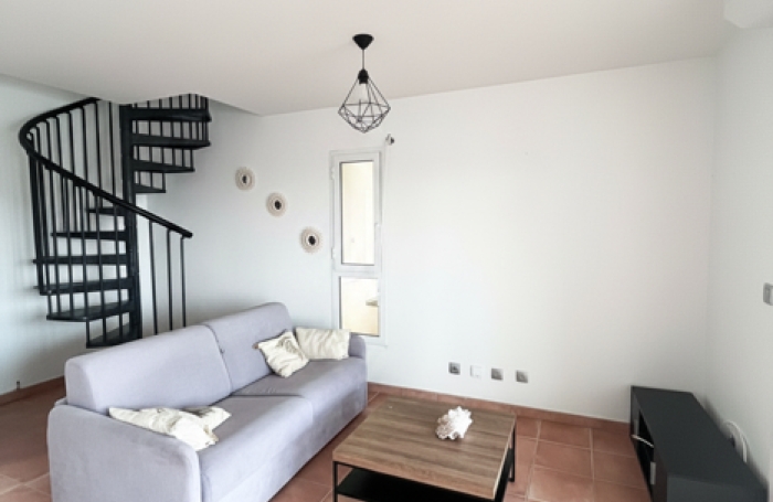 Bel appartement duplex T3 meubl&eacute;, avec splendide vue sur mer, dans une petite r&eacute;sidence familiale &agrave; Petit Havr