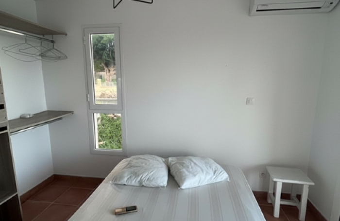 Bel appartement duplex T3 meubl&eacute;, avec splendide vue sur mer, dans une petite r&eacute;sidence familiale &agrave; Petit Havr