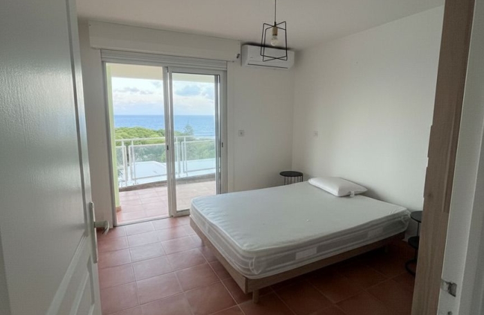 Bel appartement duplex T3 meubl&eacute;, avec splendide vue sur mer, dans une petite r&eacute;sidence familiale &agrave; Petit Havr