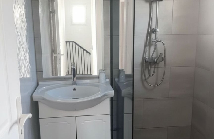 Bel appartement duplex T3 meubl&eacute;, avec splendide vue sur mer, dans une petite r&eacute;sidence familiale &agrave; Petit Havr