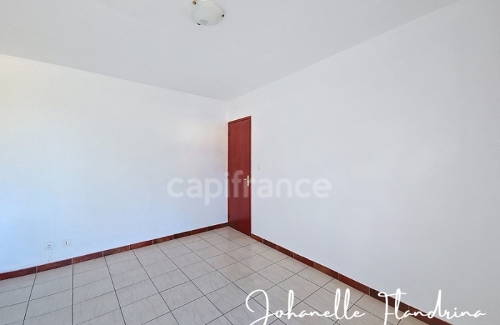 Location Bureaux 152m&sup2; 5 pièces Capesterre Belle Eau