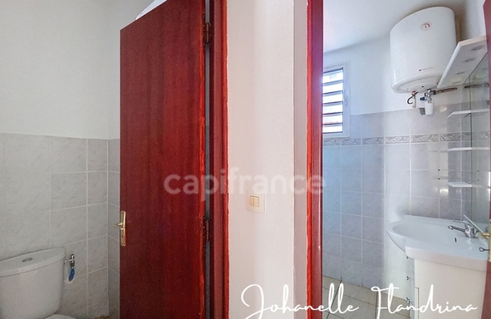Location Bureaux 152m&sup2; 5 pièces Capesterre Belle Eau