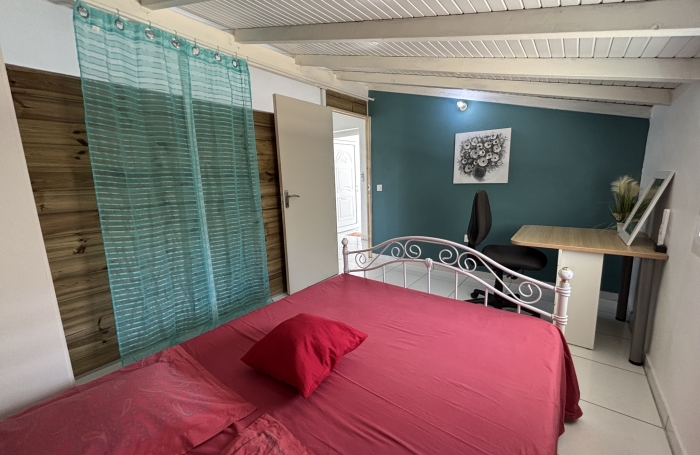&Agrave; louer   F3 haut de villa meubl&eacute;   1 200 &euro; charges comprises