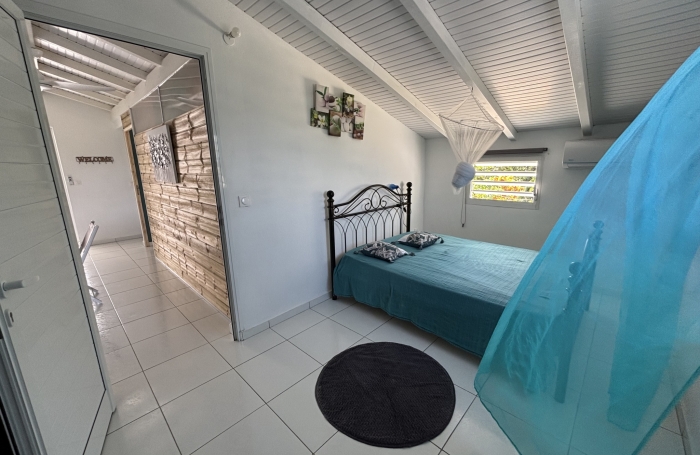 &Agrave; louer   F3 haut de villa meubl&eacute;   1 200 &euro; charges comprises