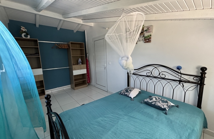 &Agrave; louer   F3 haut de villa meubl&eacute;   1 200 &euro; charges comprises