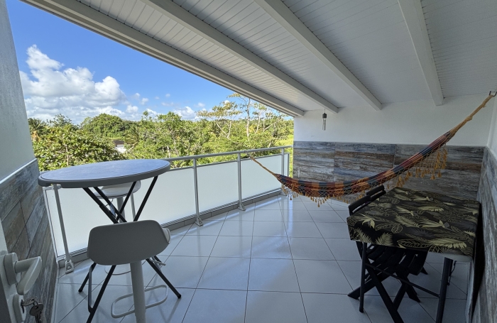 &Agrave; louer   F3 haut de villa meubl&eacute;   1 200 &euro; charges comprises