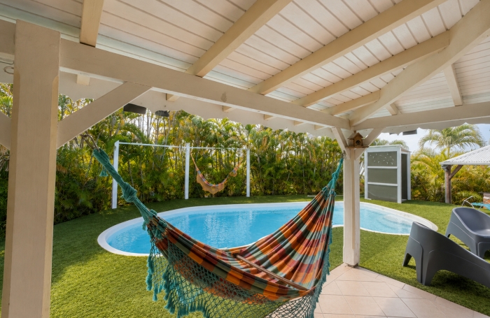 VILLA F5 MEUBL&Eacute;E AVEC PISCINE secteur Dorville ST-ANNE