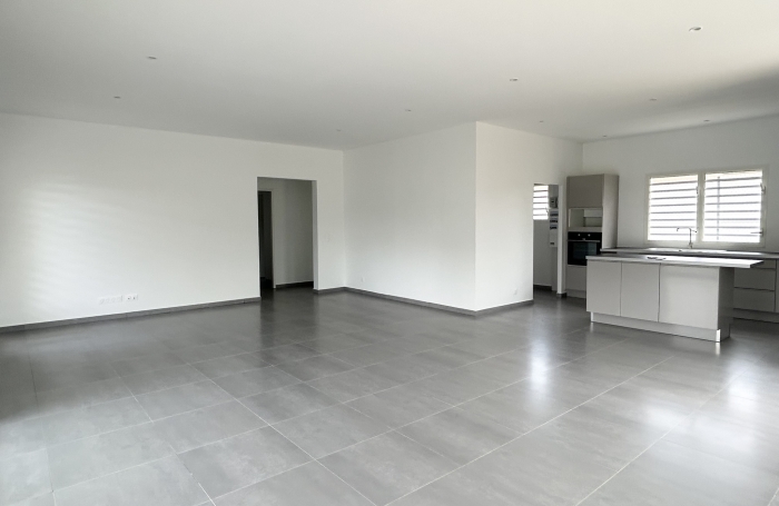A LOUER GRANDE VILLA F5 RECENTE DE 150M2 A MONTEBELLO - PETIT BOURG