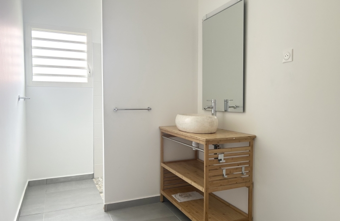 A LOUER GRANDE VILLA F5 RECENTE DE 150M2 A MONTEBELLO - PETIT BOURG