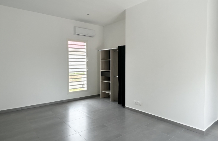 A LOUER GRANDE VILLA F5 RECENTE DE 150M2 A MONTEBELLO - PETIT BOURG