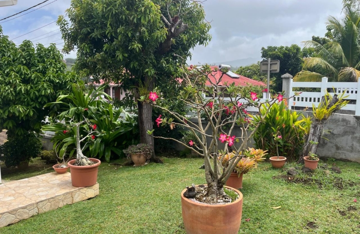 BASSE-TERRE Maison T4 cl&eacute; en main avec 2 logements ind&eacute;pendants   Proche h&ocirc;pital et commodit&eacute;s- aucun travaux