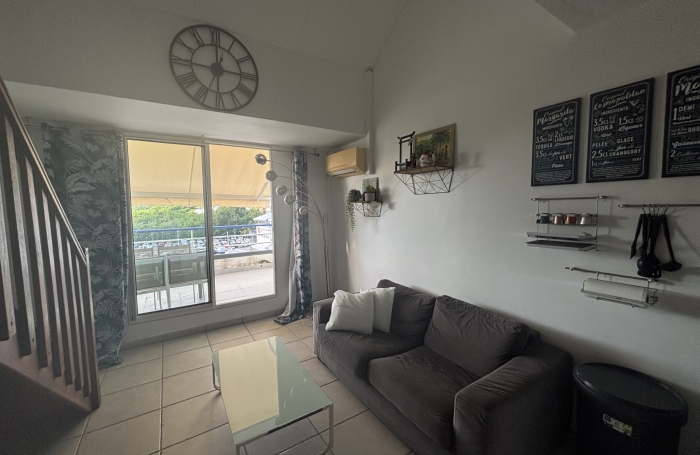 A VENDRE    Appartement T2 Duplex avec terrasse et place de parking privative
