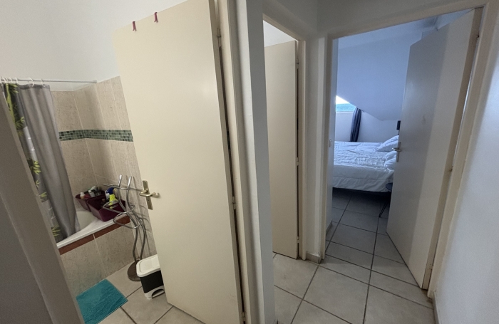 A VENDRE    Appartement T2 Duplex avec terrasse et place de parking privative