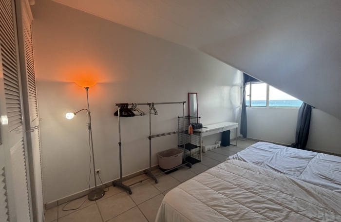 A VENDRE    Appartement T2 Duplex avec terrasse et place de parking privative
