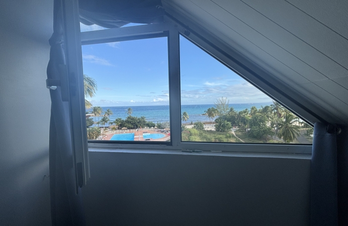 A VENDRE    Appartement T2 Duplex avec terrasse et place de parking privative