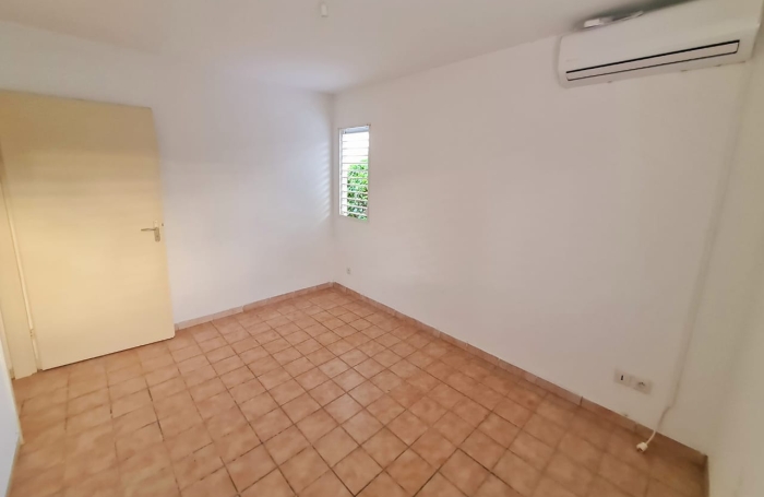 BEL APPARTEMENT T3 1er &eacute;tage