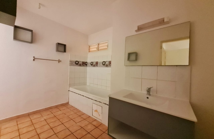 BEL APPARTEMENT T3 1er &eacute;tage