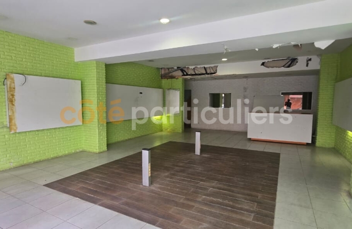 Vente Local commercial 117m&sup2; 2 pi&egrave;ces Pointe-&agrave;-Pitre