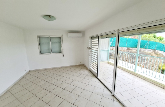 Bel Appartement T2 &agrave; Bas du Fort