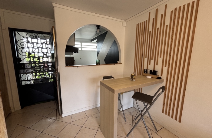 A louer - Appartement F3 meubl&eacute;   R&eacute;sidence Hibiscus aux Abymes