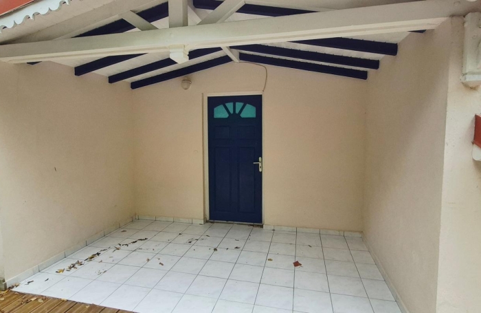 Location Appartement 82.3m&sup2; 2 pièces Bouillante
