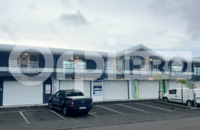 A louer Local de 67 m&sup2; en R+1 - LOT 3