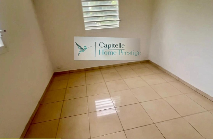 Maison St Fran&ccedil;ois -110 M2 -640M2 Terrain