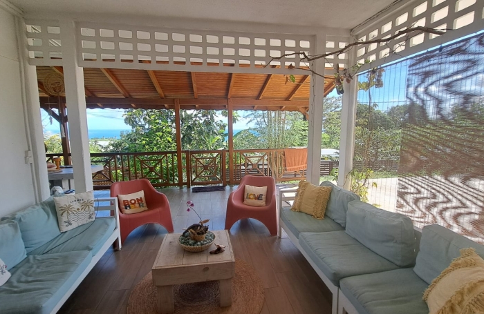 VILLA F5 MEUBLE AVEC PISCINE ET VUE MER