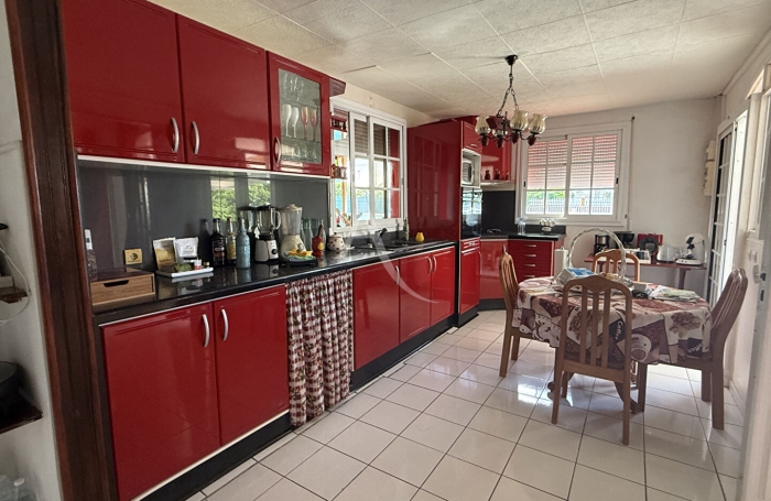 Vente Maison 193.85m&sup2; 6 pi&egrave;ces Sainte Anne