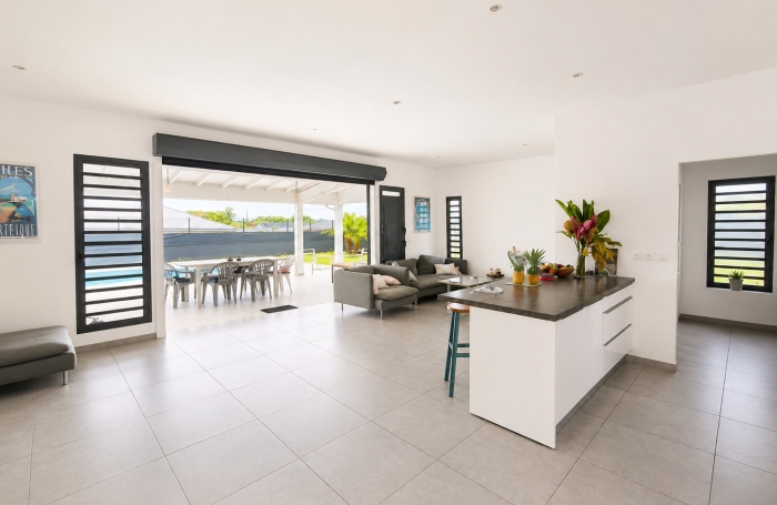 &Agrave; LOUER    villa moderne F5 avec piscine   PETIT-BOURG   Quartier La Grippi&egrave;re