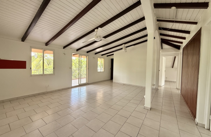 LOCATION HAUT DE VILLA T4 NON MEUBL&Eacute; ABYMES