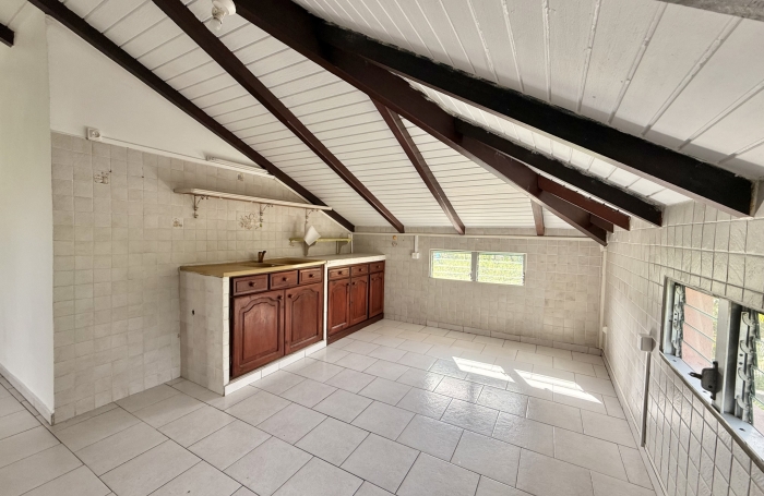 LOCATION HAUT DE VILLA T4 NON MEUBL&Eacute; ABYMES