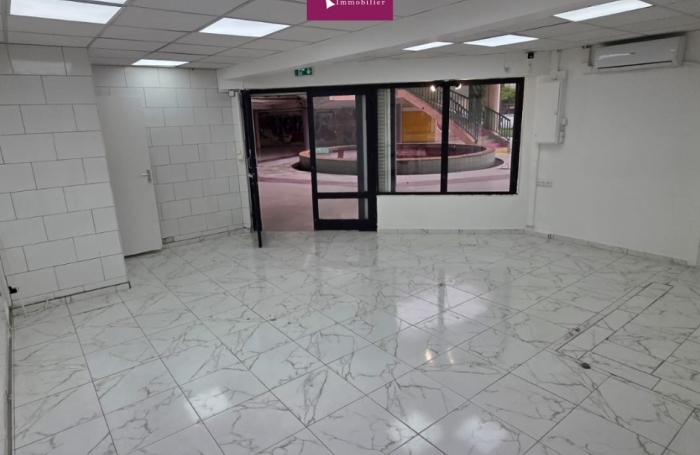 &Agrave; louer - Local commercial 31m2 avec belle visibilit&eacute; - Bd L&eacute;gitimus - Pointe &agrave; pitre