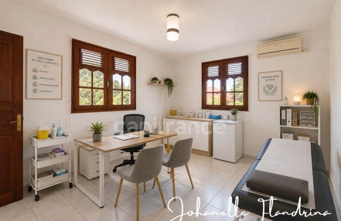 Vente Local commercial 230m&sup2; 9 pièces Les Abymes
